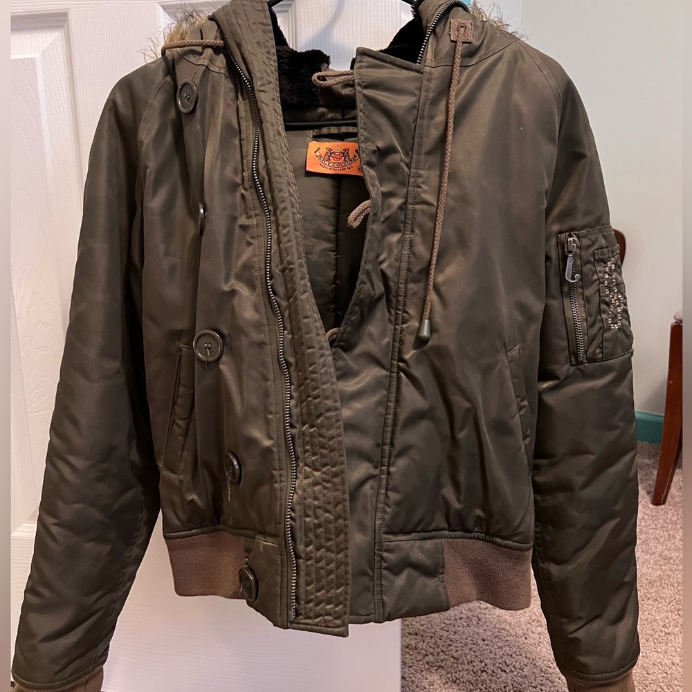 Women’s NWOT Vintage Juicy Couture Bomber Jacket w detachable fur-lined hood